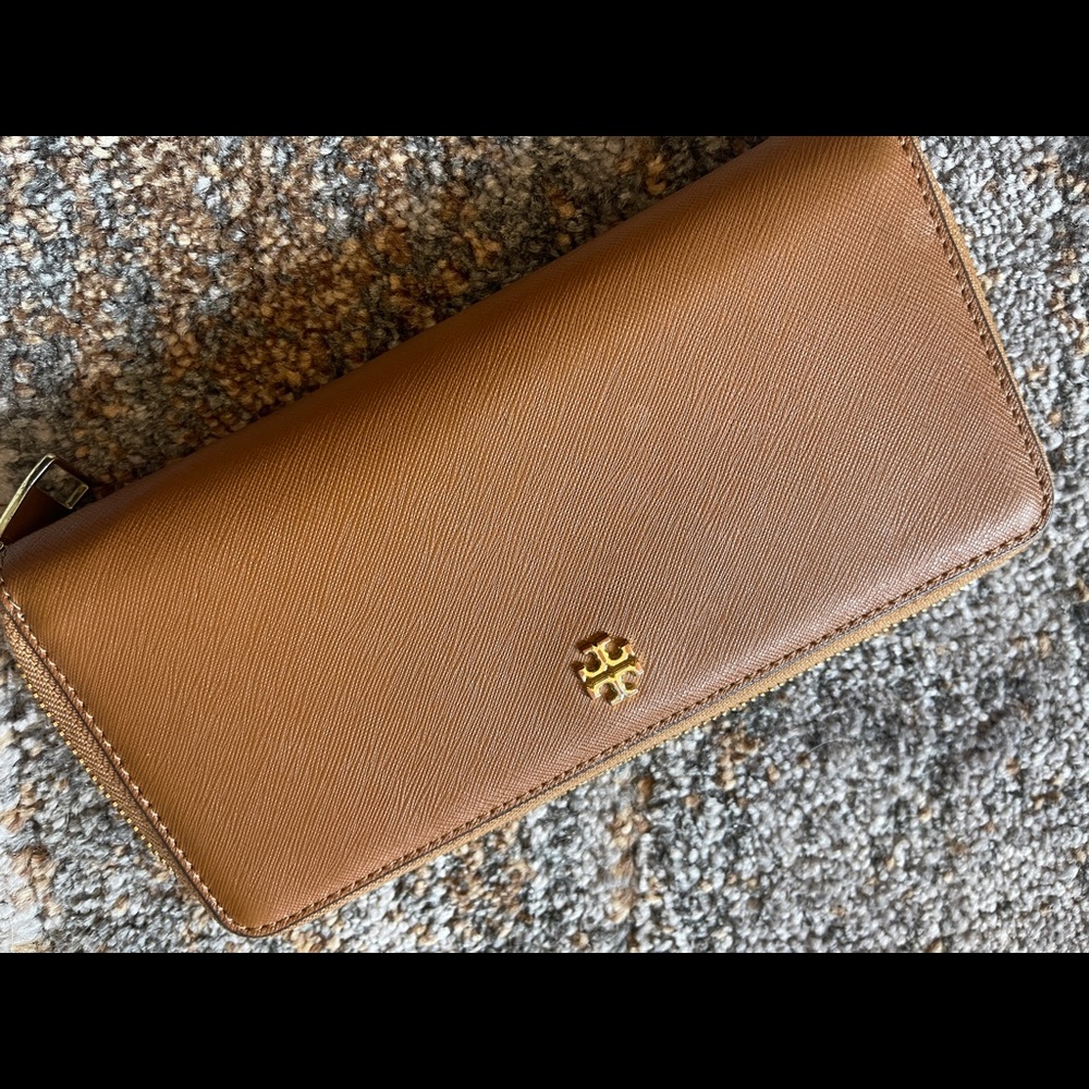 Tory Burch wallet lightly used